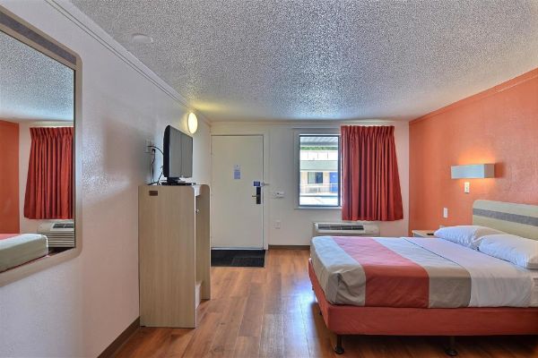 MOTEL 6 ALTOONA (Altoona)